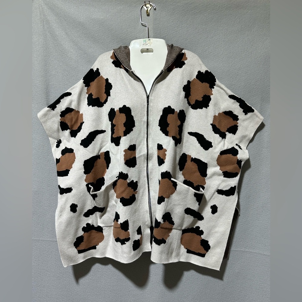 Carmen Marc Valvo hooded leopard print pullover cardigan Medium New with tags